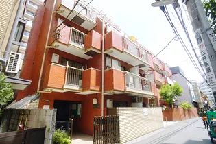 DOM三軒茶屋【2階】の外観