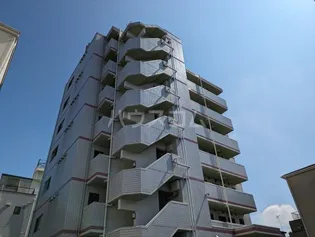 イデアーレ県立大学の画像