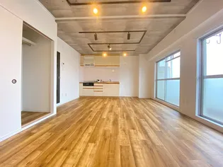 セレスティアル新居浜【4階】の居間