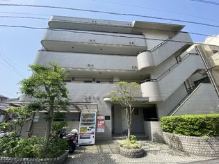 MAISON PRIVE 前田【3階】の外観