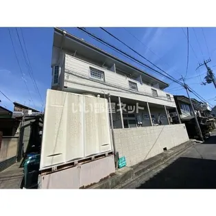 パヴィオン・ド・ラレーヌ【1階】の外観