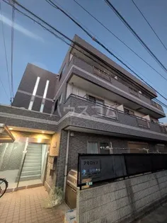 アモロッソ【1階】の外観