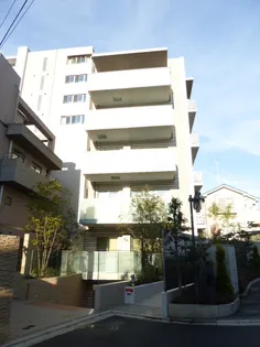 東京都港区南青山3【マンション】の外観