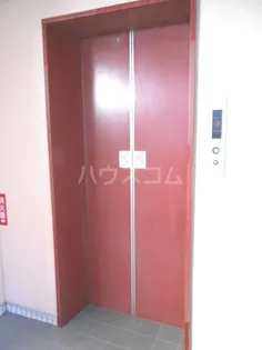 エミュールマンション【1階】の玄関