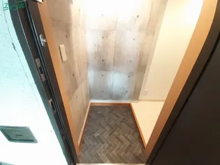 ウエストエンドビル【7階】の玄関