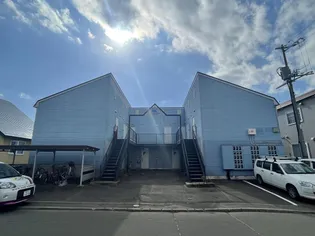 ハウスドルフィン【1階】の外観