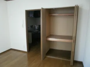 リッチオーク弐番館【1階】の内装