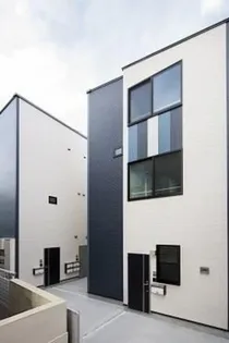 GRANT HOMES 上落合【2階】の外観