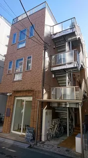 ラヴィル新城【2階】の外観