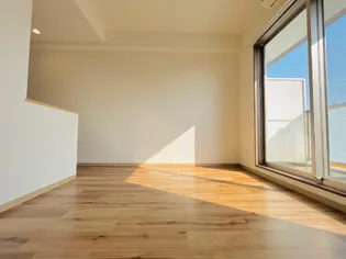 ルサンク尼崎東【3階】の居間