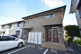 フラッツァドゥーズC【1階】の外観