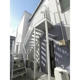 リプロンビギン三軒茶屋II【1階】の外観
