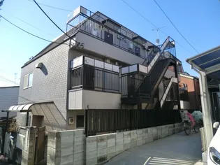 ベルシャトル【2階】の外観