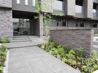 西浜田レジデンス【1階】の地図