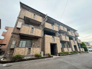 シャンポール参番館【2階】の外観