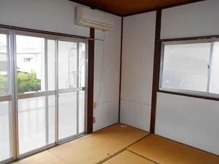 ウイングコートの内装