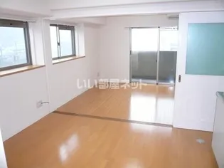 クレアージュ瀬戸越【7階】の居間