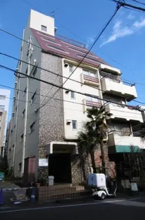 アパルトマン四谷【1階】の外観