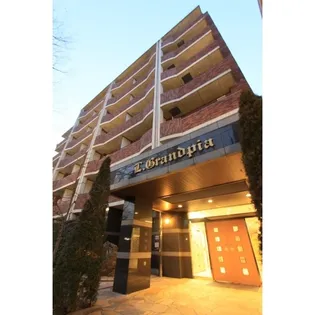 エル・グランピア【2階】の外観