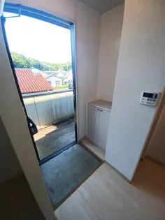 スプリングコート【2階】の玄関