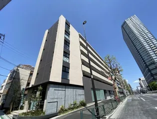 東京都新宿区市谷仲之町【マンション】の外観