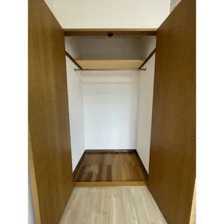 マイン・ディユ・ウエルス【2階】の内装