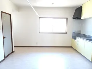 ルミエール7【1階】の居間