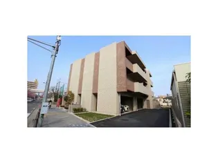 マルーン白壁の画像