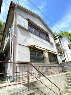 なつか清水と春の丘の外観