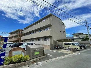 ルラーシュ【3階】の外観