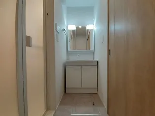 ワイ.タカミヤII【2階】の内装