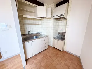 ロイヤルマンションHamada【4階】のキッチン