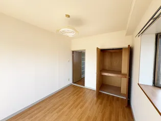 ロイヤルマンションHamada【4階】の内装