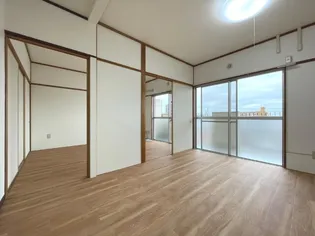 氏原ハイツ【3階】の居間