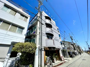 ファミ-ラ甲南【2階】の外観