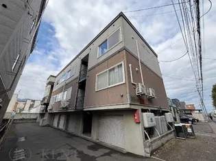 ネクストパーク【2階】の外観