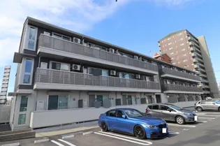 プラムマハール【1階】の外観