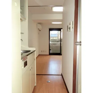 メゾン・ド・グロリエ【1階】の居間