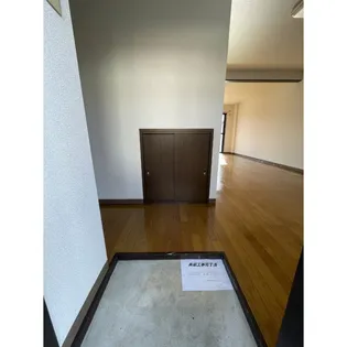 ペルル渡辺【1階】の玄関