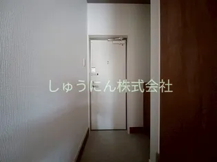 メゾンクラッセ大池通り【2階】の玄関