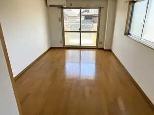 ブリランテのいち【4階】の居間