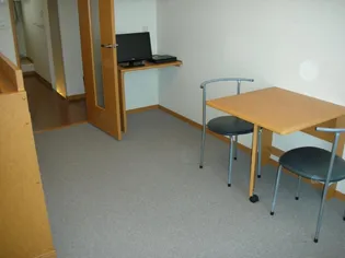 レオパレスピュア【2階】の居間