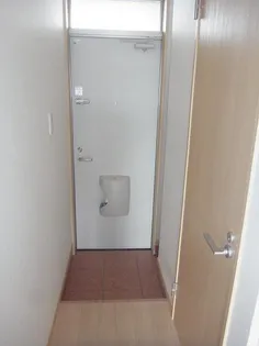 エレファントマンション16号館【1階】の玄関