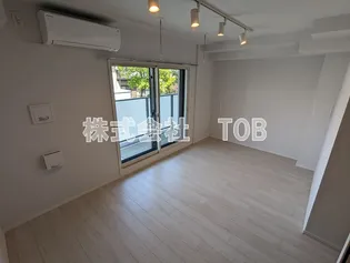 ルネサンスコート上北沢フロント【2階】の居間