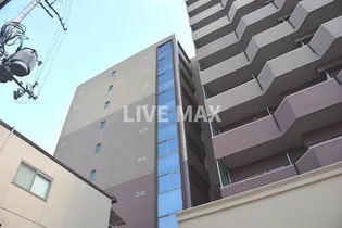 サンロイヤル三条【3階】の外観