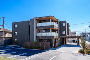 シャーメゾンLALAの画像