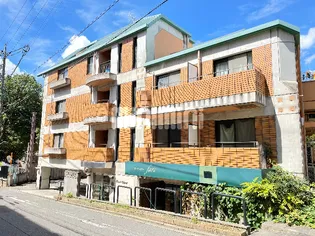 ロアール丘上【3階】の外観