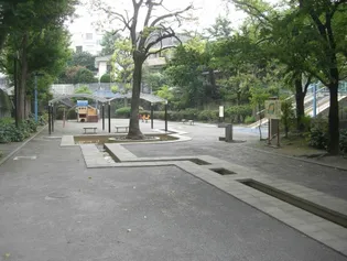 パレステュディオ新宿御苑前【9階】の周辺