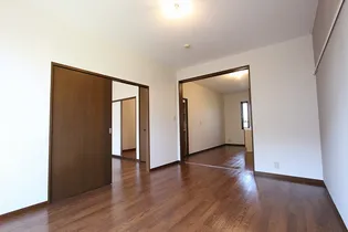 エクシード湘南B【1階】の居間