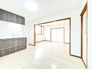 ガーデンヒルズ1号館【3階】の居間